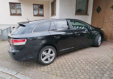 Toyota Avensis Combi 2.2 D-4D Automatik Sol