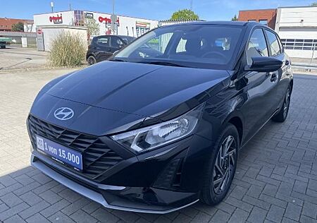 Hyundai i20 1.2*Navi*PDC*Kamera*Szhg*Klima*