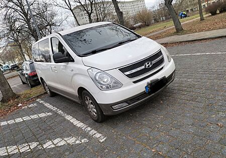 Hyundai H-1 Starex