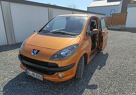 Peugeot 1007 Rentnerfahrzeug nur 54.000 km unfallfrei