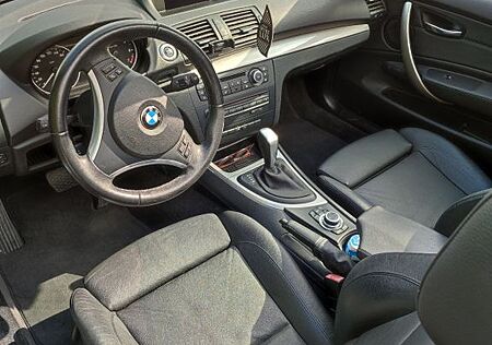BMW 118i Cabrio -Navi,Klima,SHZ,Tempomat,Volleder.