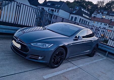 Tesla Model 3 Model S 85