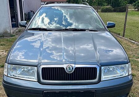Skoda Octavia Combi 1.6 -