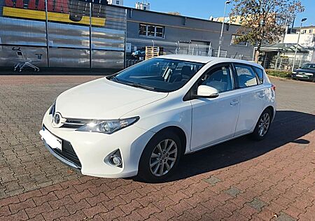 Toyota Auris 1,6-l-Valvematic Executive Executive