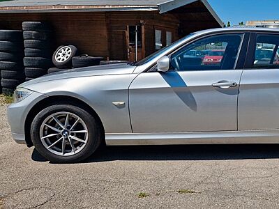 BMW 318i touring mit 143 PS  * NAVI  *PDC*