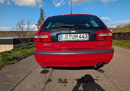 Volvo V40 1.6 -
