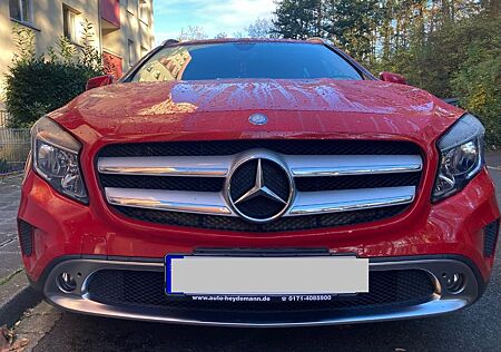 Mercedes-Benz GLA 180 d -