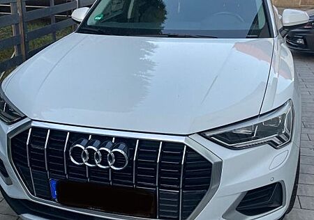 Audi Q3 *QUATTRO* *Standheizung* *elektr. Anhängerkpl*