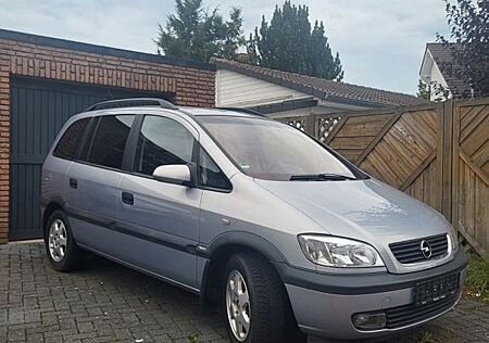 Opel Zafira 2.2 -