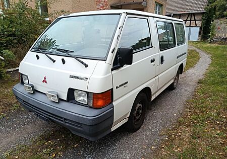 Mitsubishi L300
