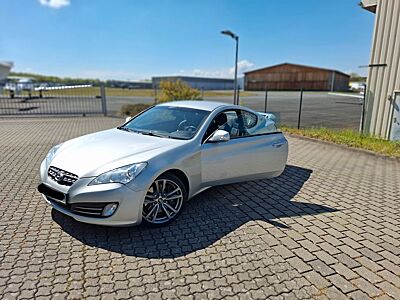 Hyundai Genesis 3.8 V6 Automatik