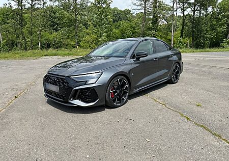 Audi RS3 Limousine*MATRIX*PANO*NAVI*KAMERA*GARANTIE*