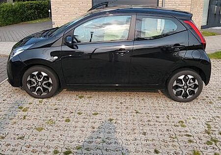 Toyota Aygo (X) Aygo HU neu, sehr gepflegt, Navi, Klima, Kamera