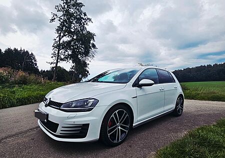 VW Golf Volkswagen 2.0 TDI BMT GTD GTD