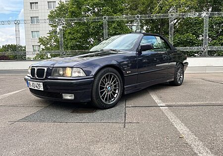BMW 320i Cabrio , Hardtop, Vollelekt. Verdeck
