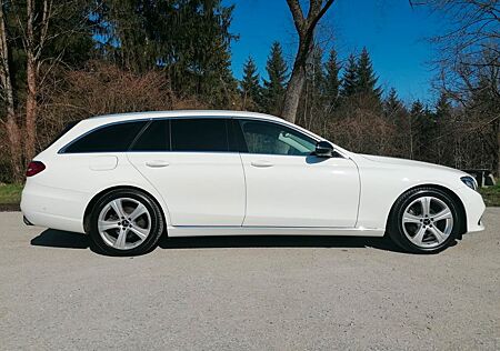 Mercedes-Benz E 220 E 220d T AVANT Auto AHK LED NAV 8xAlu SD SHZ usw