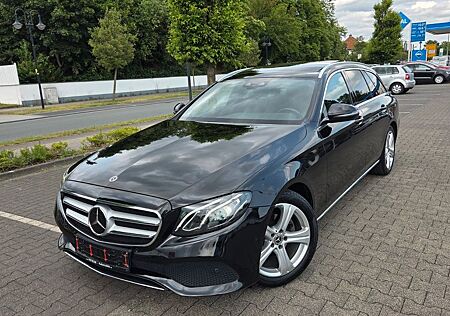 Mercedes-Benz E 220 E 220d-AVNTG+AHK+PANORAM+LEDER+LED+KAM+NAV