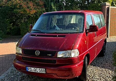 VW T4 Caravelle Volkswagen 2,5-l-Diesel TDI 65kW Standard
