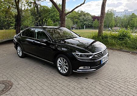 VW Passat Volkswagen 2.0 TDI SCR 140kW DSG 4MOTION Highlin...