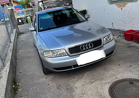 Audi A4 1.8 -