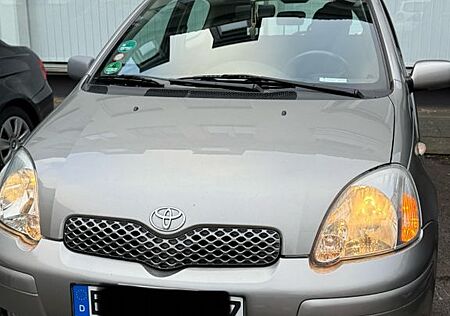 Toyota Yaris 1.0 -