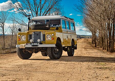 Land Rover Serie III 109"