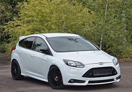 Ford Focus 2,0 EcoBoost ST
