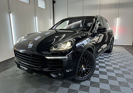 Porsche Cayenne SD/PANO/AHK/20ZRS/4ZONEN/STANDHEIZUNG