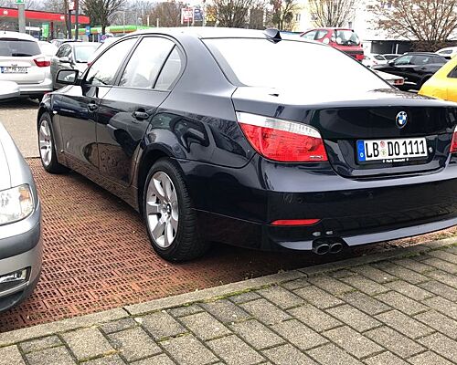 BMW    E 60  525 i