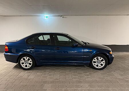 BMW 318i -