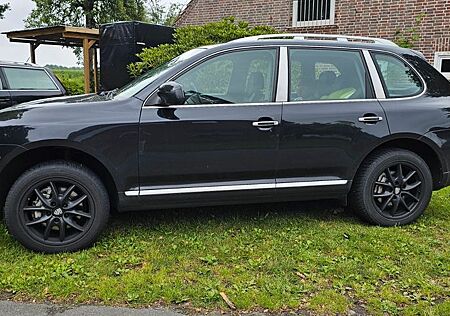 Porsche Cayenne S in Gutem Zustand mit TÜV