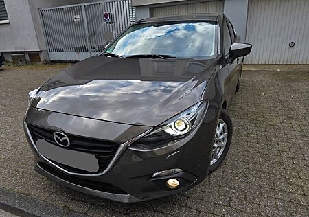 Mazda 3 2.0 SKYACTIV-G 120 NAVI PDC 1.HAND BI-XENON