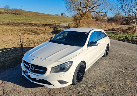 Mercedes-Benz CLA 200 Shooting Brake /Top Zustand