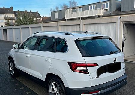 Skoda Karoq 1.0 TSI SOLEIL PANNO