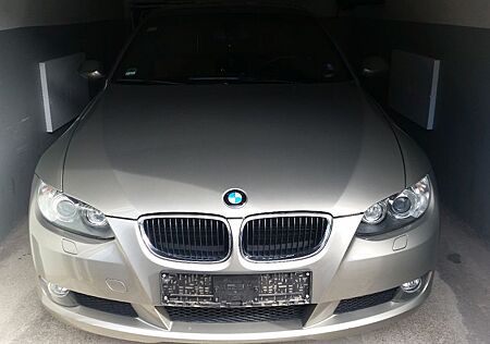 BMW 320i Cabrio/Garagenpkw/Sehr gepflegt/6.Gang