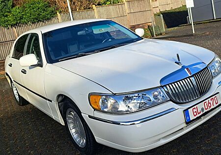 Lincoln Town Car , KEINE Stretch Limo