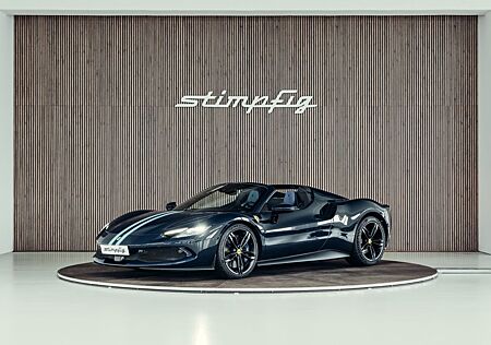 Ferrari 296 GTS , Lift, Blu Pozzi, einlackierte Streifen