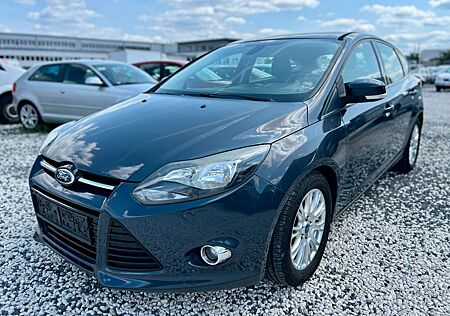 Ford Focus Lim. Trend / Euro 5 / Tüv bis 08.2026/ AHK