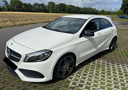 Mercedes-Benz A 180 PEAK, Sonderausstatt: Alcantara, Navi, LED