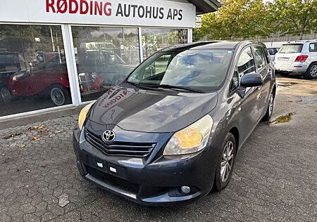 Toyota Verso Life 7 SEATS *PANO*