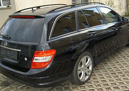 Mercedes-Benz C 200 CGI T BlueEFFICIENCY -