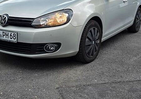 VW Golf Volkswagen 1.6 DSG Trendline/wenig km/Ahk/Klima