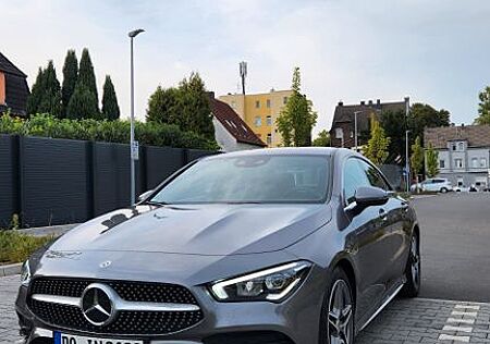 Mercedes-Benz CLA 180 AMG Line - TOP AUSSTATTUNG