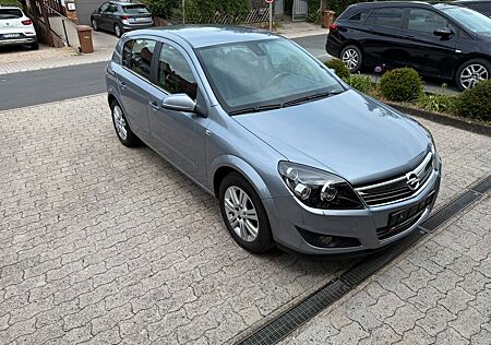 Opel Astra 1.6 Ecotec Cosmo 85kW Cosmo