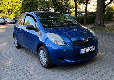 Toyota Yaris 1,0-l-VVT-i - Scheckheft 2.Hand Tüv 06/26