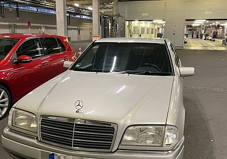 Mercedes-Benz C 180 ELEGANCE Elegance