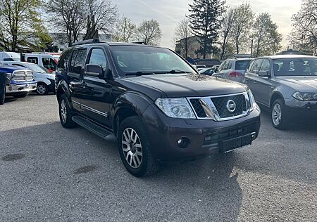 Nissan Pathfinder 3.0 dCi LE*Aut*7 Sitze*Xenon*Leder