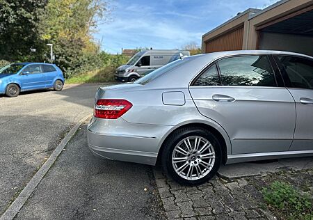 Mercedes-Benz E 220 CDI BlueEFFICIENCY ELEGANCE ELEGANCE
