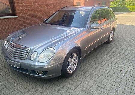 Mercedes-Benz E 200 KOMPRESSOR T CLASSIC Classic