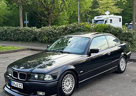 BMW 320i Coupe